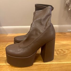 Steve Madden platform boots